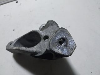bontott AUDI A4 B8 Motor Tartó Bak Bal
