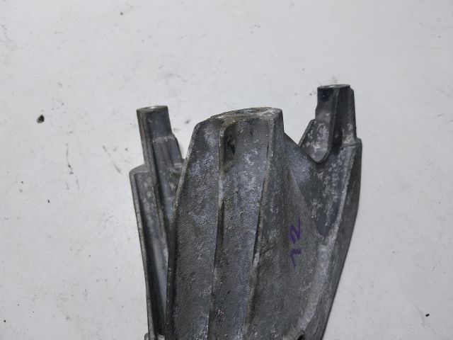 bontott AUDI A4 B8 Motor Tartó Bak Bal