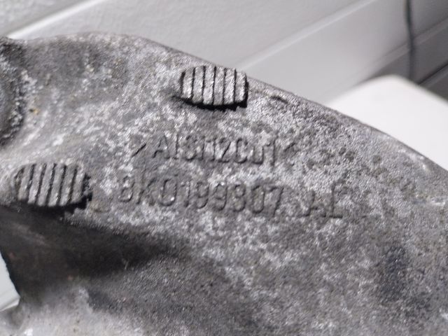 bontott AUDI A4 B8 Motor Tartó Bak Bal