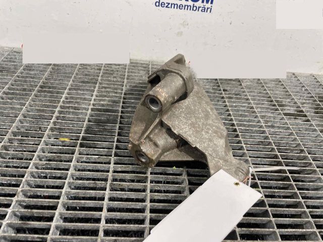 bontott AUDI A4 B8 Motor Tartó Bak Bal