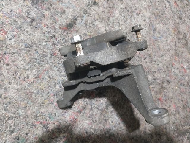 bontott AUDI A4 B8 Motor Tartó Bak (Fém)