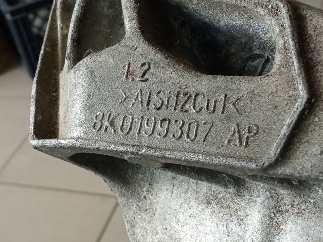 bontott AUDI A4 B8 Motor Tartó Bak (Pozíciófüggetlen)