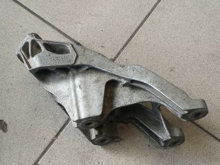 bontott AUDI A4 B8 Motor Tartó Bak (Pozíciófüggetlen)