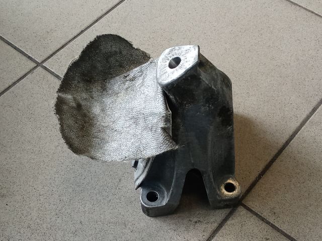 bontott AUDI A4 B8 Motor Tartó Bak (Pozíciófüggetlen)