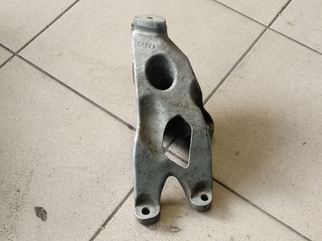 bontott AUDI A4 B8 Motor Tartó Bak (Pozíciófüggetlen)