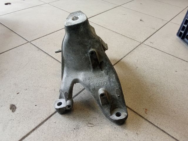 bontott AUDI A4 B8 Motor Tartó Bak (Pozíciófüggetlen)