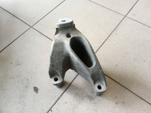 bontott AUDI A4 B8 Motor Tartó Bak (Pozíciófüggetlen)