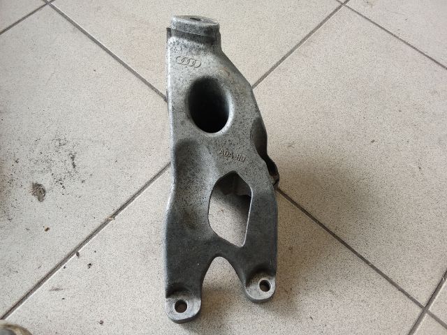 bontott AUDI A4 B8 Motor Tartó Bak (Pozíciófüggetlen)