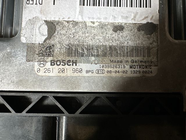 bontott AUDI A4 B8 Motorvezérlő