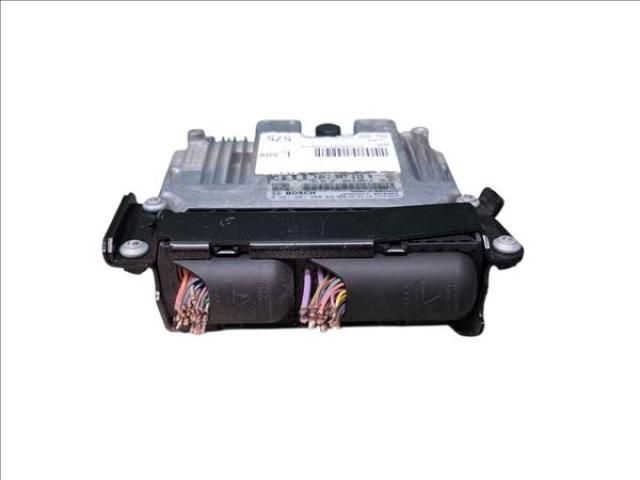 bontott AUDI A4 B8 Motorvezérlő