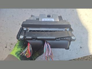 bontott AUDI A4 B8 Motorvezérlő