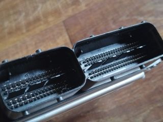 bontott AUDI A4 B8 Motorvezérlő