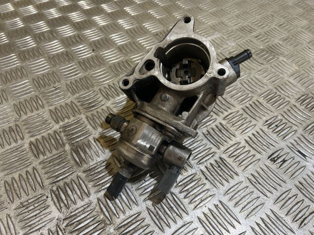 bontott AUDI A4 B8 Nagynyomású Szivattyú