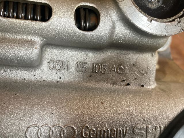 bontott AUDI A4 B8 Olajszivattyú