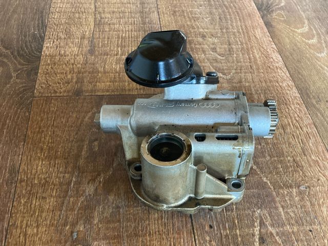 bontott AUDI A4 B8 Olajszivattyú