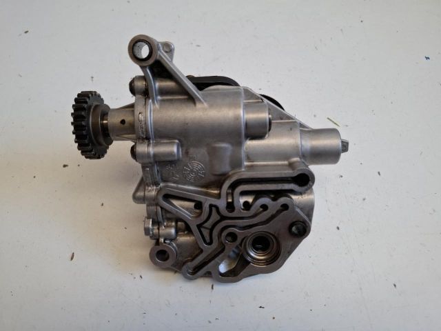 bontott AUDI A4 B8 Olajszivattyú