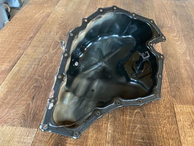 bontott AUDI A4 B8 Olajteknő