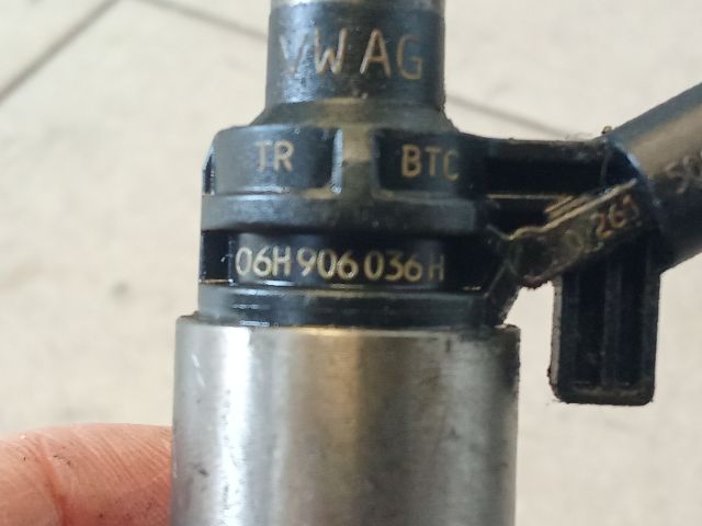 bontott AUDI A4 B8 Porlasztó (1 db)