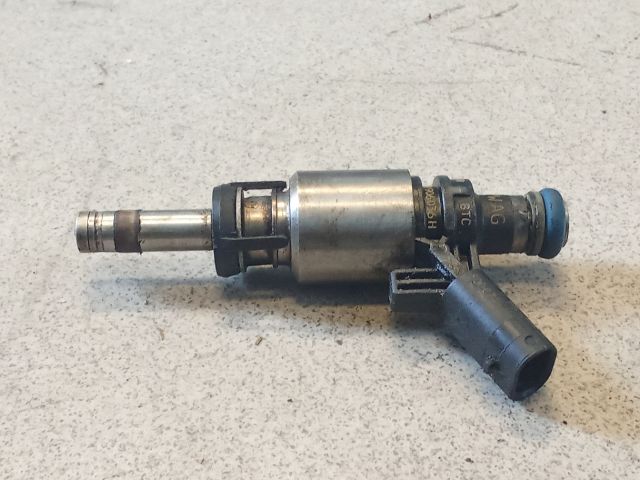 bontott AUDI A4 B8 Porlasztó (1 db)