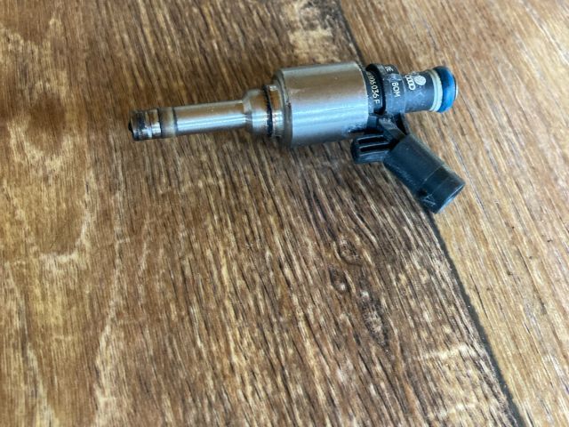 bontott AUDI A4 B8 Porlasztó (1 db)