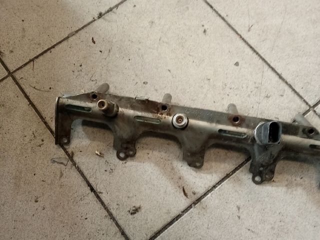 bontott AUDI A4 B8 Porlasztó Sor / Híd