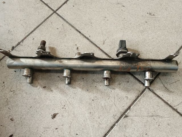 bontott AUDI A4 B8 Porlasztó Sor / Híd