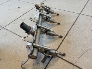 bontott AUDI A4 B8 Porlasztó Sor / Híd