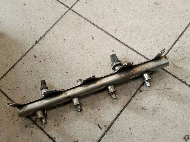 bontott AUDI A4 B8 Porlasztó Sor / Híd