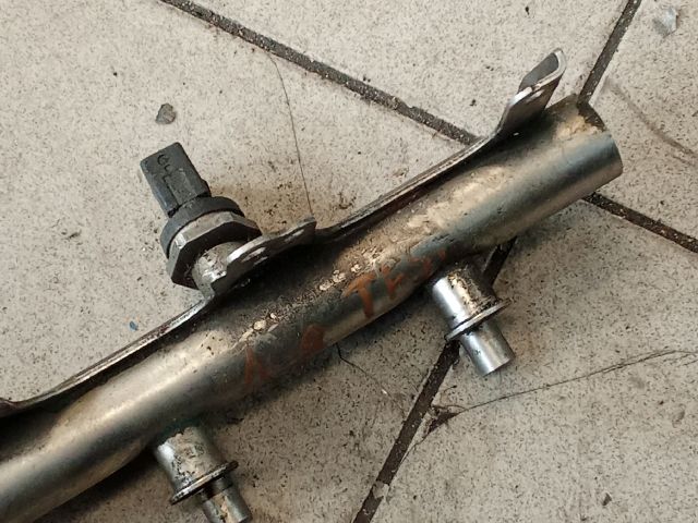 bontott AUDI A4 B8 Porlasztó Sor / Híd