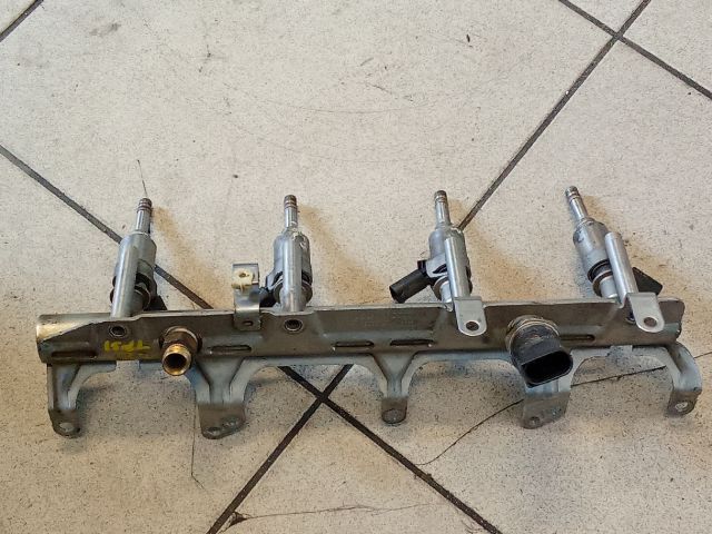 bontott AUDI A4 B8 Porlasztó Sor / Híd