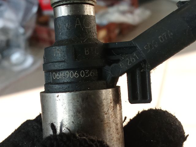 bontott AUDI A4 B8 Porlasztó (1 db)