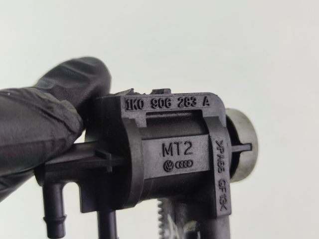 bontott AUDI A4 B8 Turbó Vákum Szelep