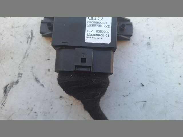 bontott AUDI A4 B8 Üzemanyag Szivattyú Relé