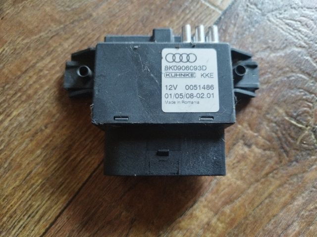 bontott AUDI A4 B8 Üzemanyag Szivattyú Relé