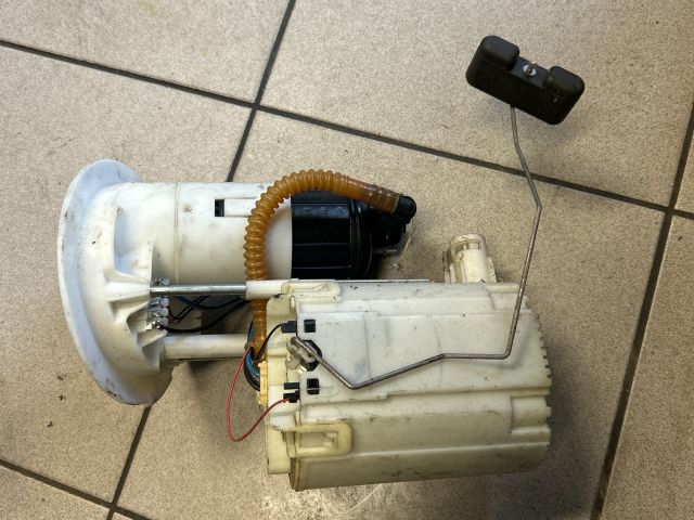 bontott AUDI A4 B8 Üzemanyag Szivattyú