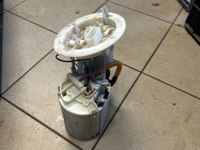 bontott AUDI A4 B8 Üzemanyag Szivattyú