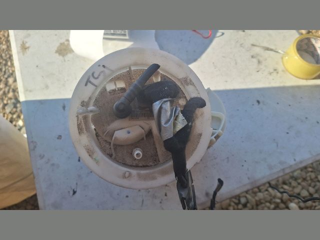 bontott AUDI A4 B8 Üzemanyag Szivattyú