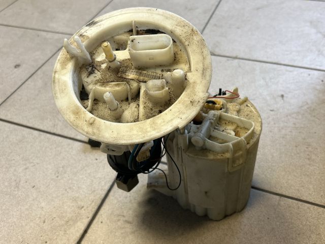 bontott AUDI A4 B8 Üzemanyag Szivattyú