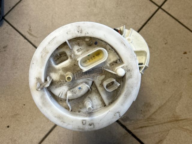 bontott AUDI A4 B8 Üzemanyag Szivattyú