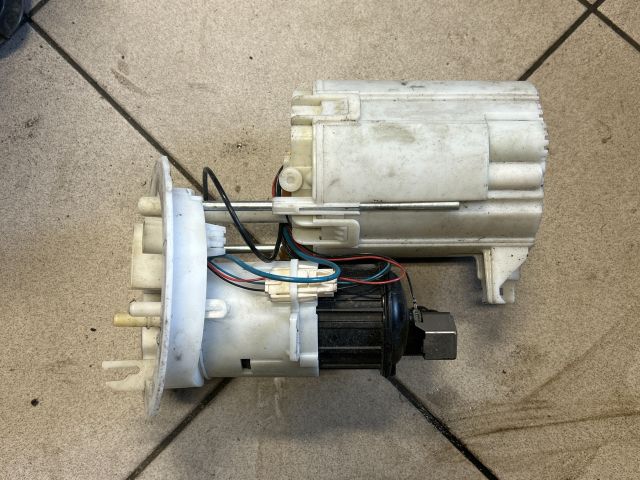 bontott AUDI A4 B8 Üzemanyag Szivattyú