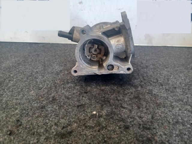 bontott AUDI A4 B8 Vákumpumpa