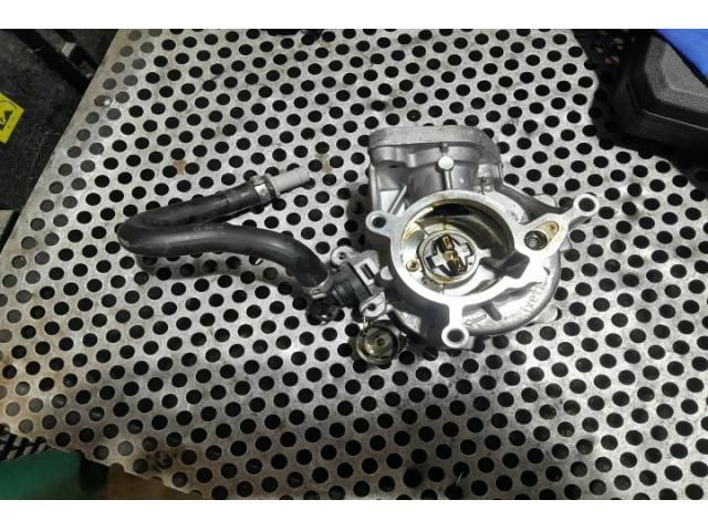 bontott AUDI A4 B8 Vákumpumpa