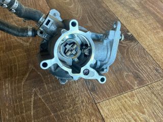 bontott AUDI A4 B8 Vákumpumpa