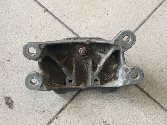 bontott AUDI A4 B8 Váltó Tartó Bak (Pozíciófüggetlen)