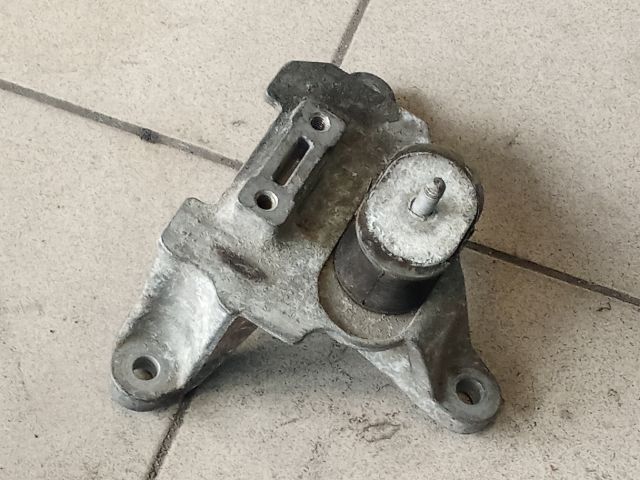 bontott AUDI A4 B8 Váltó Tartó Bak (Pozíciófüggetlen)