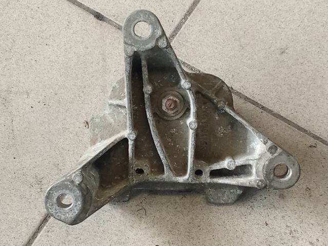 bontott AUDI A4 B8 Váltó Tartó Bak (Pozíciófüggetlen)