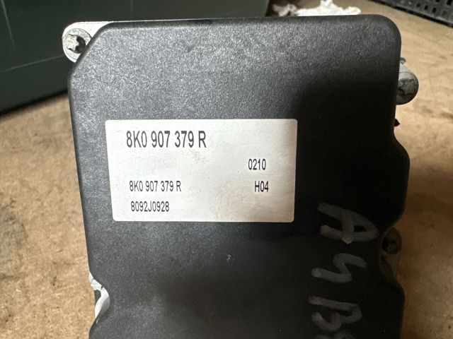 bontott AUDI A4 B8 ABS Kocka