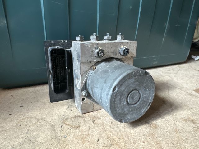 bontott AUDI A4 B8 ABS Kocka