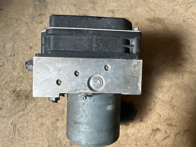 bontott AUDI A4 B8 ABS Kocka