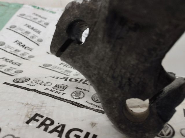 bontott AUDI A4 B8 Bal első Csonkállvány Kerékaggyal